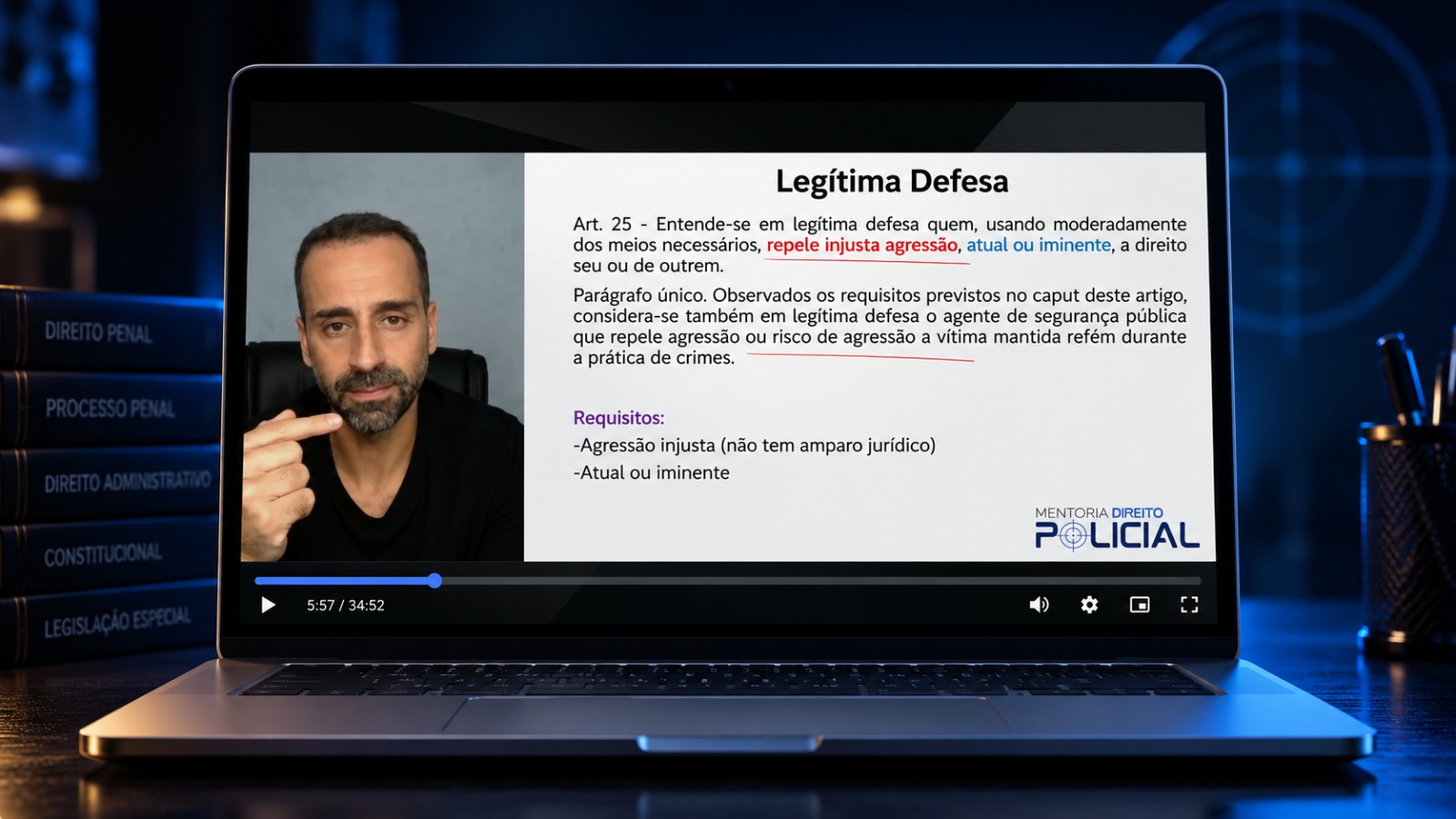 Videoaula sobre legítima defesa com o professor e o Art. 25 do Código Penal na tela